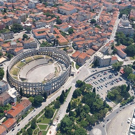 Neu Renovierte Ferienwohnung Mit Klima, Wlan, Waschmaschine, Tischfussball, Grill, Fahrraeder Und Einem Kinderspielplatz Štinjan Kültér fotó